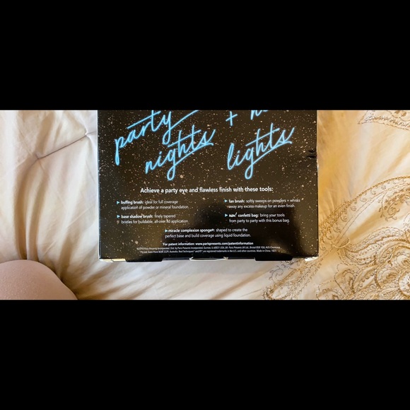 🆕 Real Techniques by Sam & Nic Sleigh In It - Picture 4 of 4